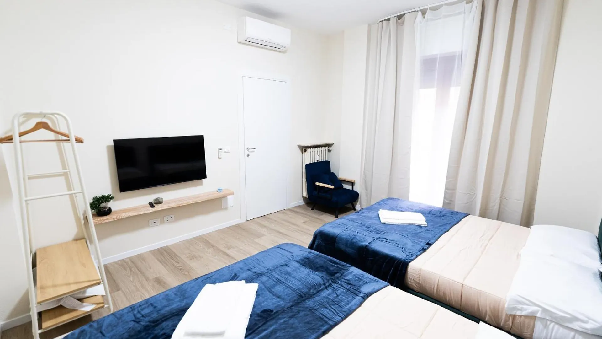 Verona Escape Home - 2 Bedrooms 0*,  Italy
