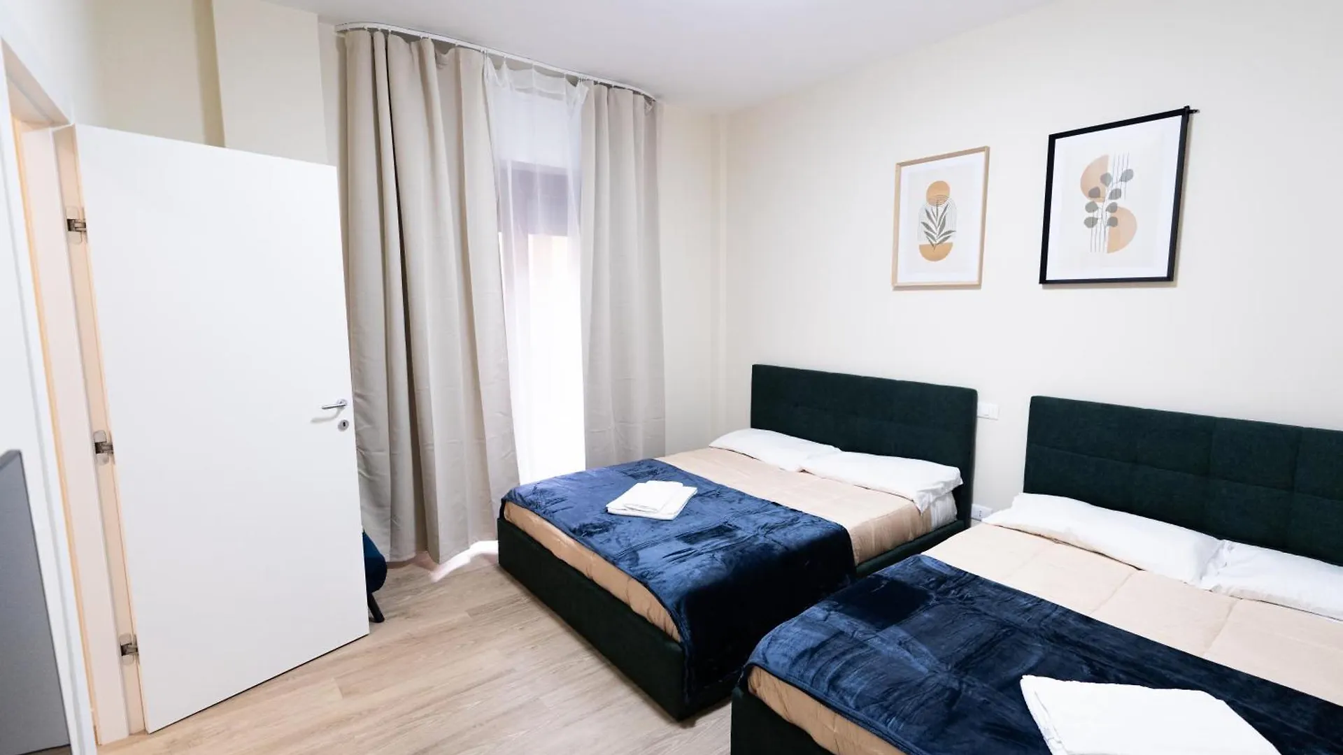 Apartment Verona Escape Home - 2 Bedrooms Italy